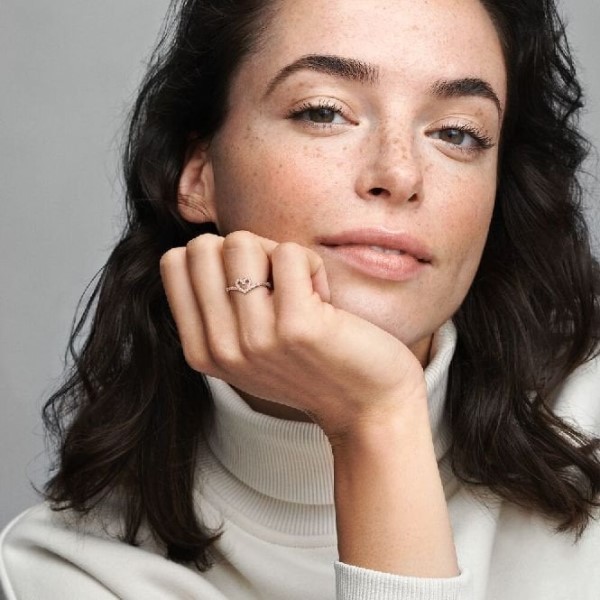 Ruusu Kimalteleva Tukivarsi Pandora Suomi Sydänsormus