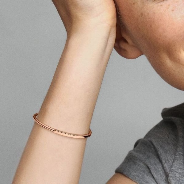 Signature Rose Id Bangle Pandora Suomi