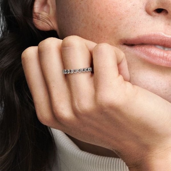 Bändi Pandora Suomi Brand Of Hearts Ring